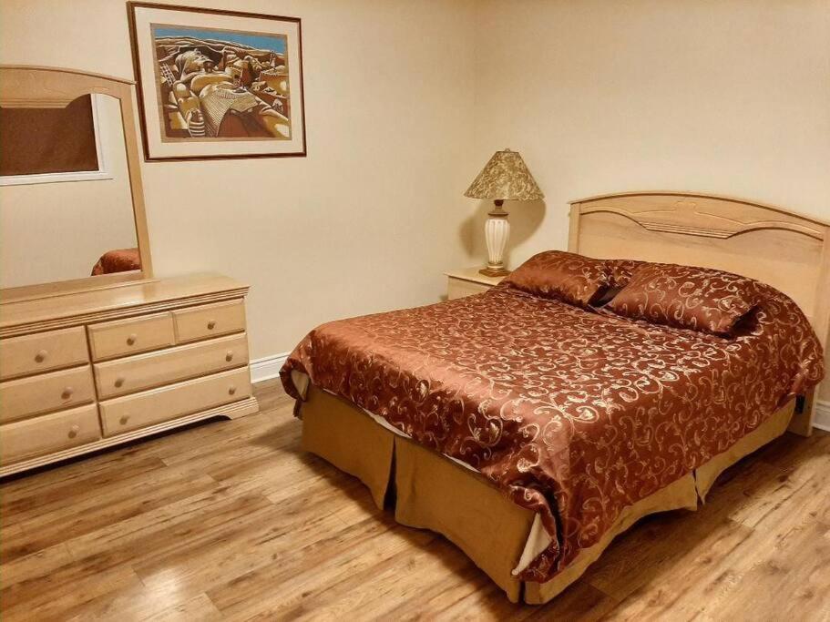 Queen Guest Apartment Ottawa