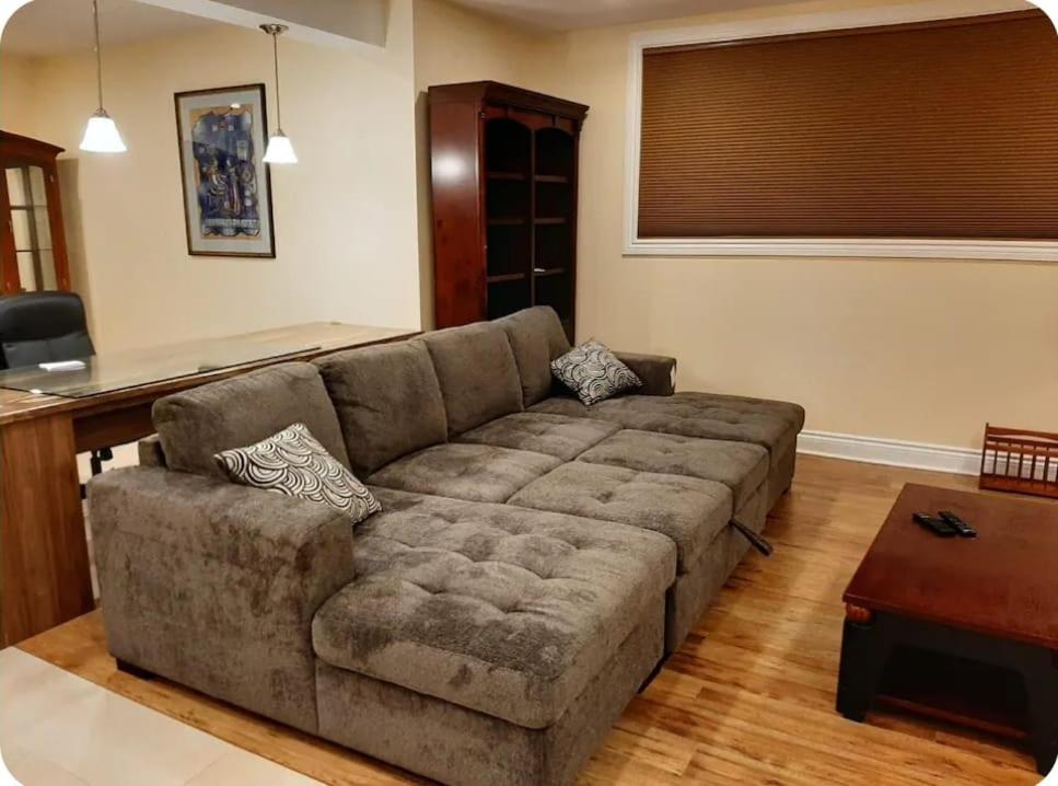 Queen Guest Apartment